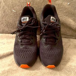 NIKE ZOOM WINFLO 4 SHIELD RUNNING SHOE